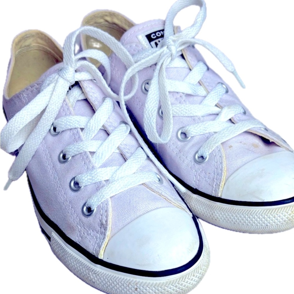 EUC Converse Women’s Sneakers in Pastel Lavender Lilac Purple